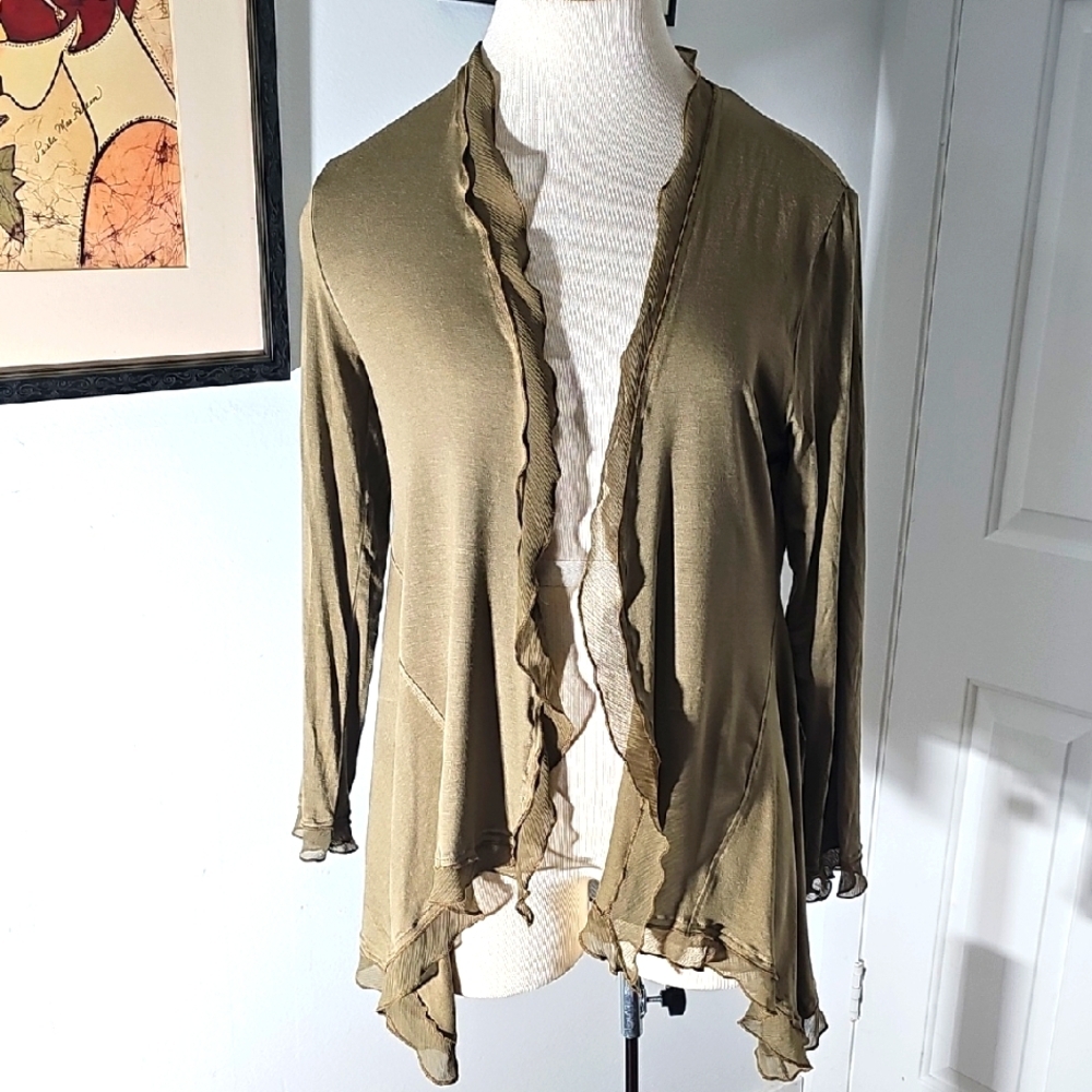 Dismero‎ Made In ITALY Olive Green Ruffled Cardigan. Size Meduim